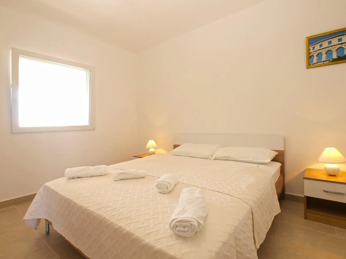 Apartment 1215 Premantura 0*,